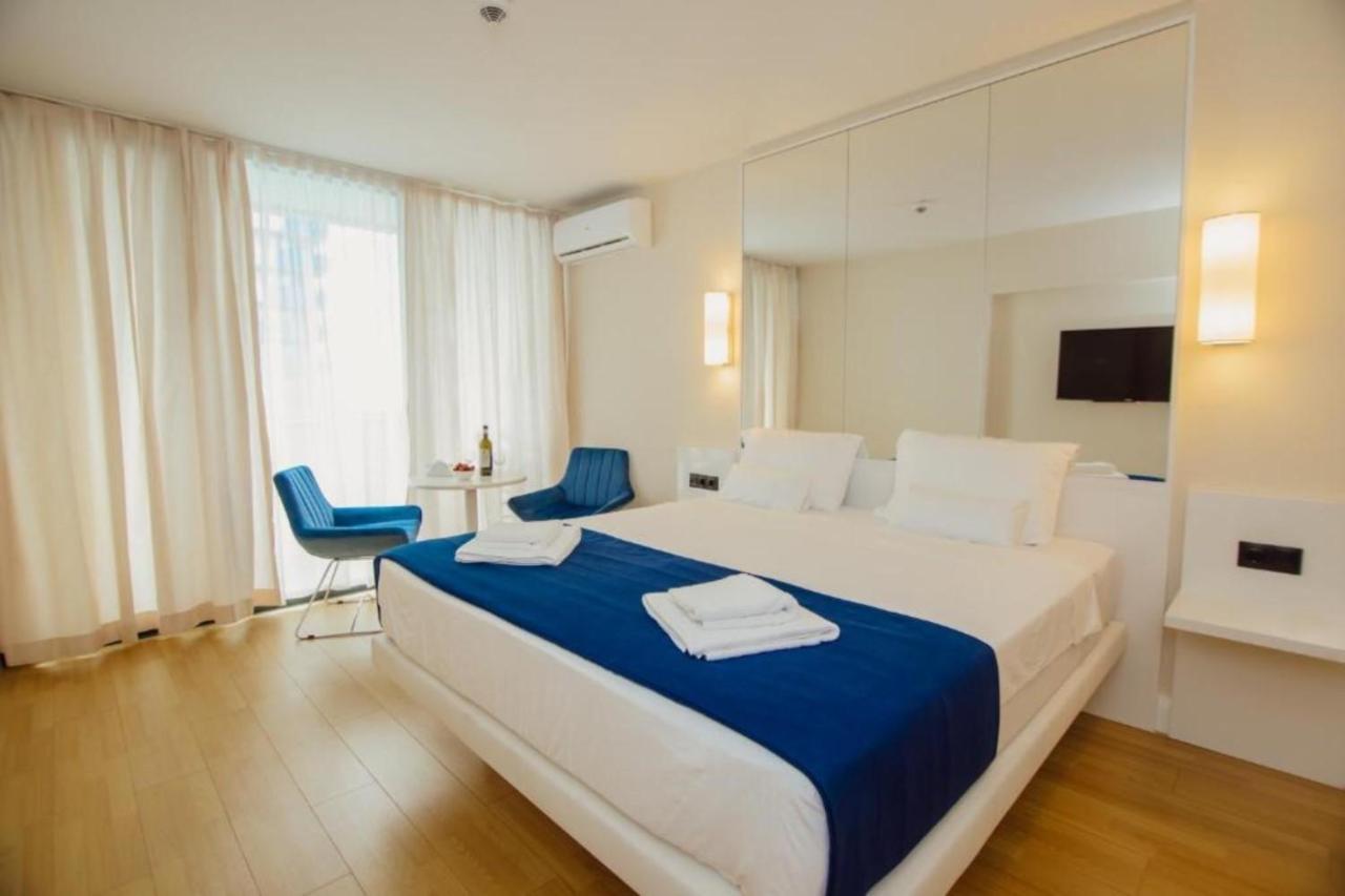Superior Apartments Orbi City Sea View Batumi Exteriör bild