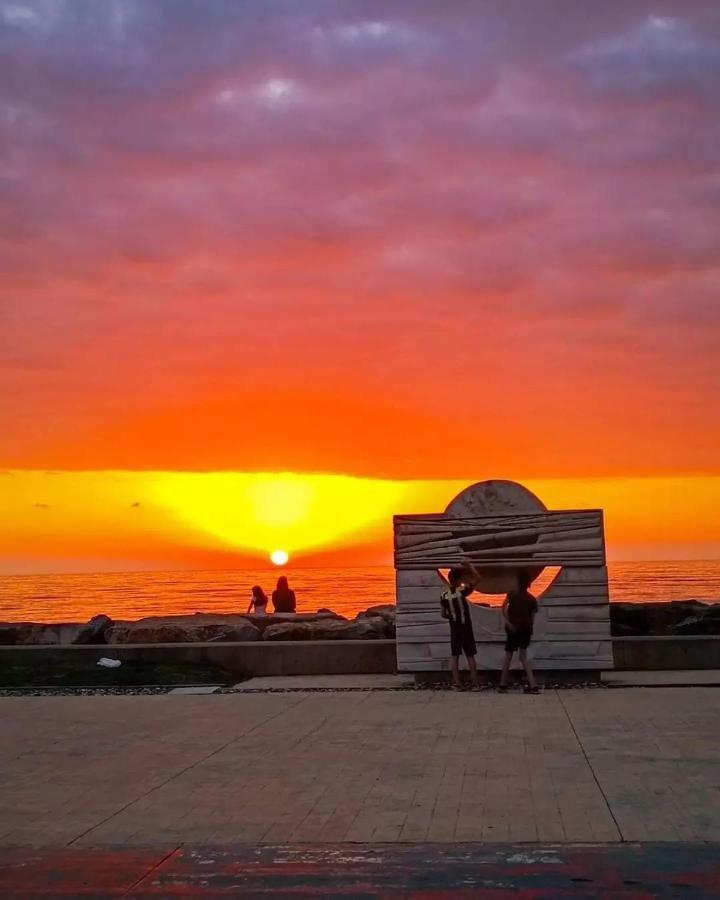 Superior Apartments Orbi City Sea View Batumi Exteriör bild